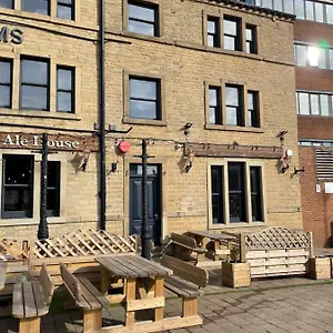 https://plumbers-arms.yorkshirehotels.net
