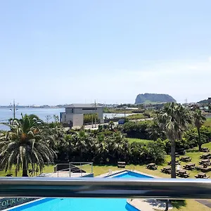 The Four Graces Hotel