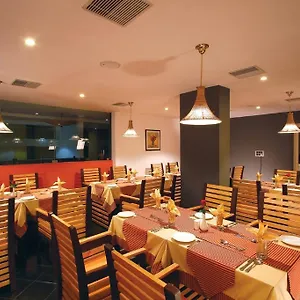 https://mayura-inn-hotel.kerala-hotels.net